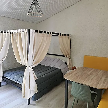 Joli Tiny En Foret Au Village Prázdninový areál *