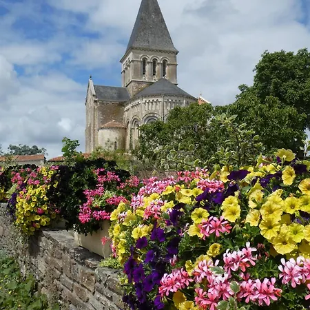 Joli Tiny En Foret Au Village Mareuil-sur-Lay