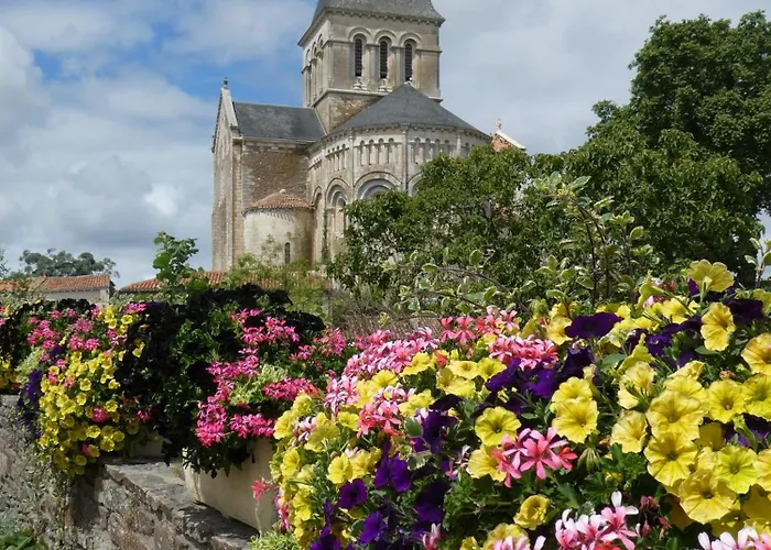 Joli Tiny En Foret Au Village Mareuil-sur-Lay